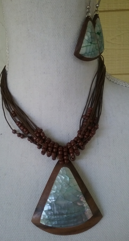 TIKI PALM necklace and earring set.